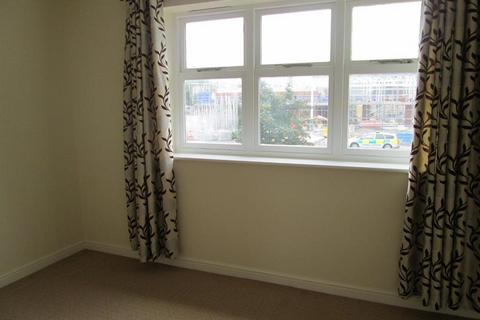 2 bedroom terraced house to rent, Phoenix Close, Rugeley, Staffordshire