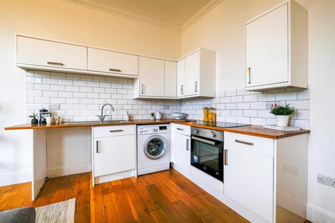 2 bedroom flat for sale, APPLEY RISE, RYDE