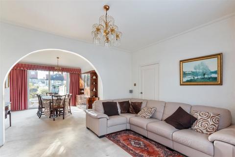 30 Heath Drive, London, SW20 9BG