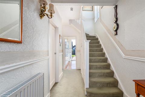 30 Heath Drive, London, SW20 9BG