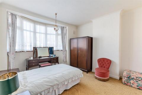 30 Heath Drive, London, SW20 9BG