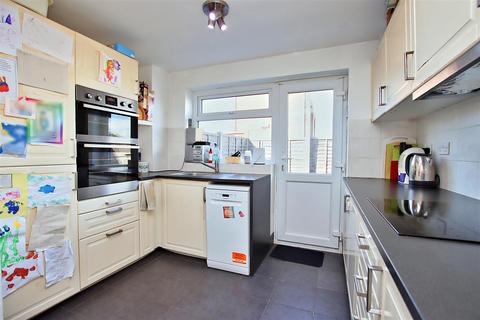 3 Welbeck Close, Borehamwood, WD6 1UG