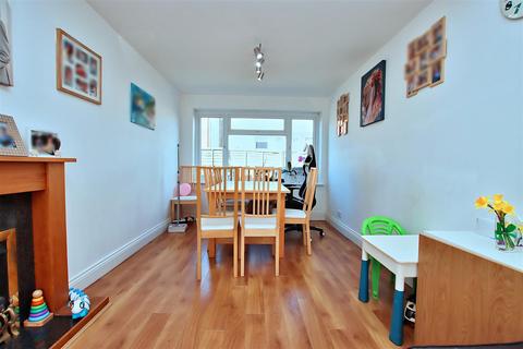 3 Welbeck Close, Borehamwood, WD6 1UG