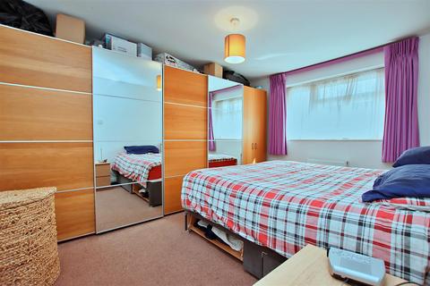 3 Welbeck Close, Borehamwood, WD6 1UG