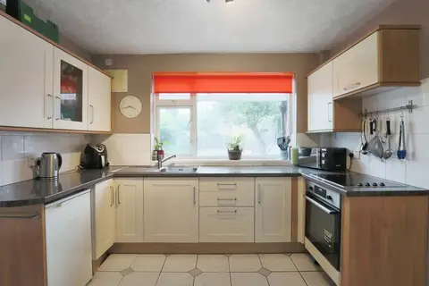 5 bedroom semi-detached house to rent, Shenley Lane, Selly Oak B29