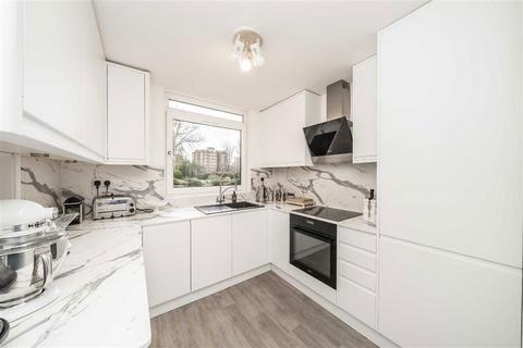 57 Thamespoint, Teddington, TW11 9PP