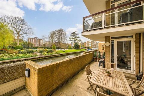 57 Thamespoint, Teddington, TW11 9PP