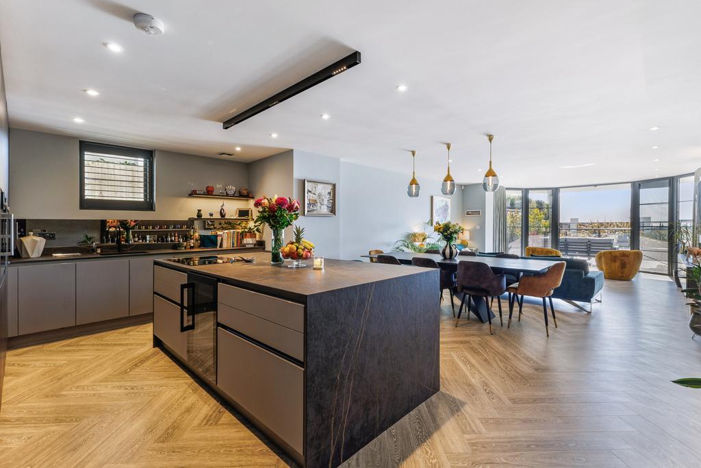 Kitchen 2