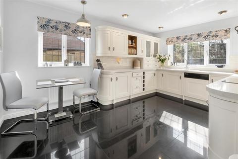 undefined, Fox Court, Kings Bromley