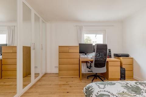 55/7 Bryson Road, Edinburgh, EH11 1DS
