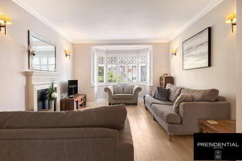 34 Harwater Drive, Loughton, IG10 1LW
