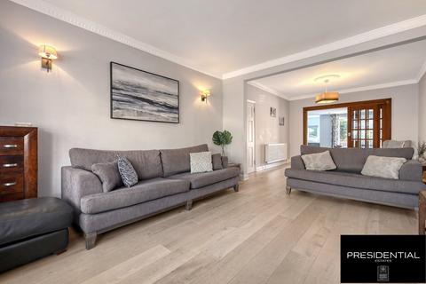 34 Harwater Drive, Loughton, IG10 1LW