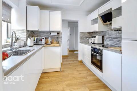 121 Radburn Close, Harlow, CM18 7EG
