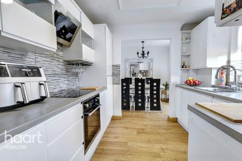121 Radburn Close, Harlow, CM18 7EG