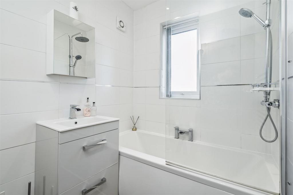278 Hobs Moat Road 15.jpg