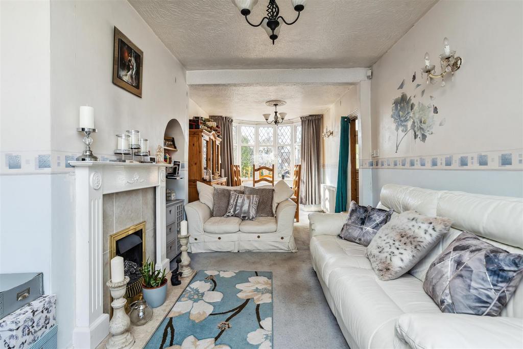278 Hobs Moat Road 11.jpg