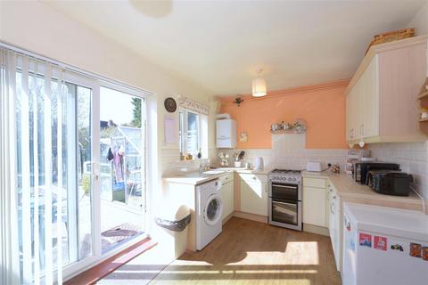3 bedroom terraced house for sale, Corndon Crescent, Sundorne, Shrewsbury