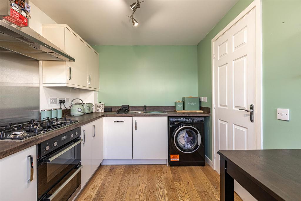 4 Knoll Park Avenue Galashiels 14.JPG