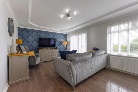 15 Asher Road, Chapelhall, ML6 8TA