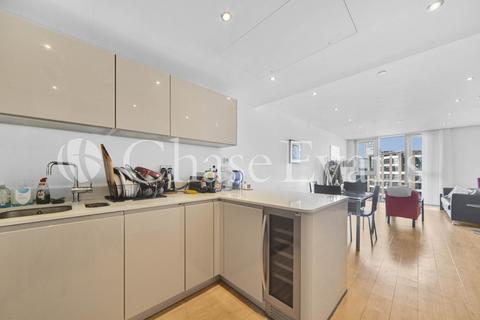 2 bedroom flat for sale, Altitude Point, Alie Street, Aldgate, London, E1