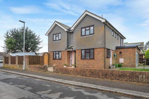 4 bedroom detached house for sale, Greenhill Way, Peacehaven, BN10 7UL