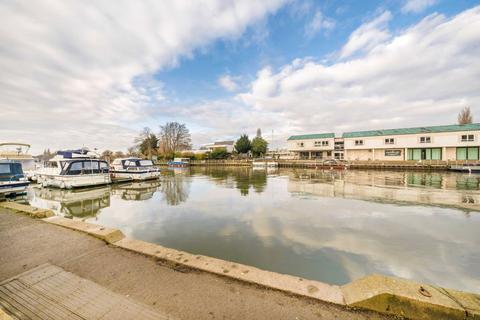 1 bedroom flat for sale, Catherine Road, Surbiton KT6