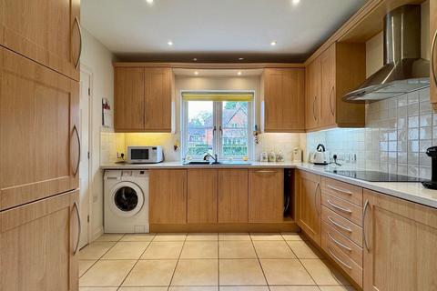 3 bedroom end of terrace house for sale, Badsworth Gardens, Newbury RG14