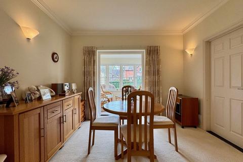 3 bedroom end of terrace house for sale, Badsworth Gardens, Newbury RG14