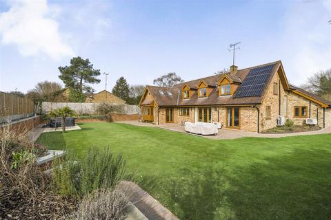 5 bedroom detached house for sale, Potten End Hill, Water End
