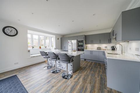 5 bedroom detached house for sale, Potten End Hill, Water End