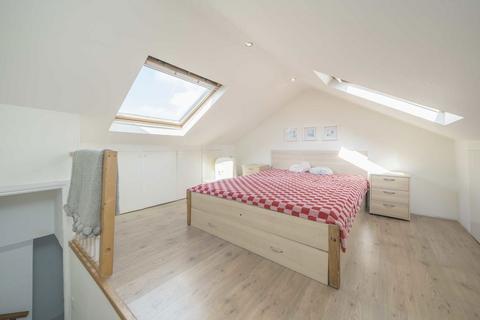 20 Clementine Close, London, W13 9UB
