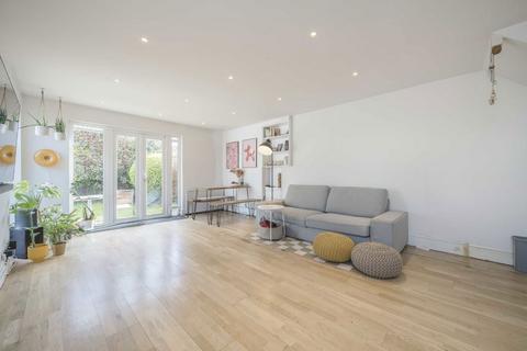 20 Clementine Close, London, W13 9UB