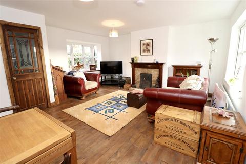 undefined, Eastwold, North Newbald