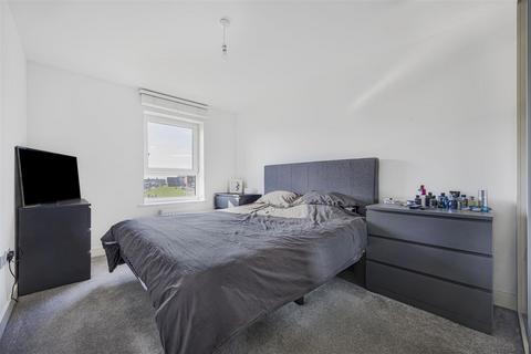 69 Bolton Drive, Shinfield, Reading, RG2 9RD
