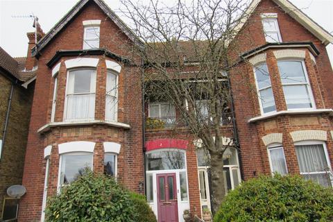 1 bedroom flat for sale, Beltinge Road, Herne Bay