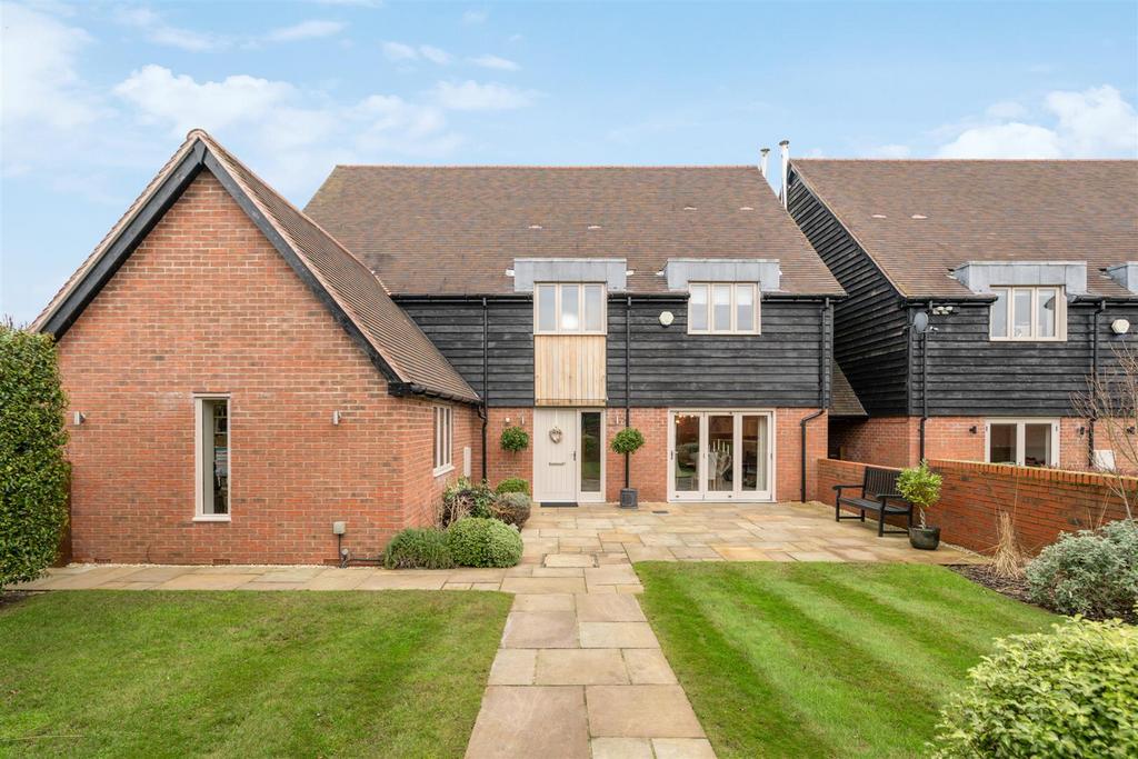 Kenilworth Road, Knowle, B93 - SSTC... 5 bed detached house - £1,300,000