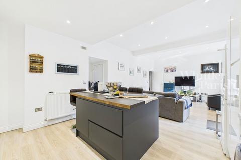 undefined, Kerrison Gardens, Thorndon