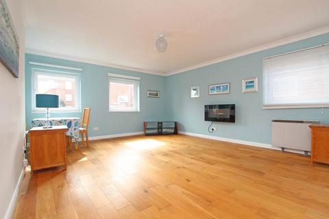 2 bedroom flat for sale, Carew Road, Eastbourne, BN21 2JL