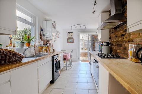 3 bedroom terraced house for sale, Edgington Road, London SW16