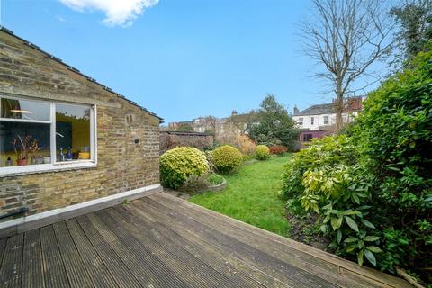 4 bedroom terraced house for sale, Wellmeadow Road, London SE6