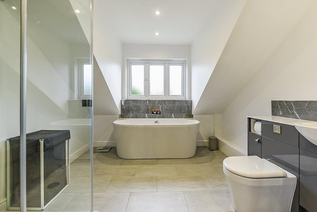 En-Suite Bathroom