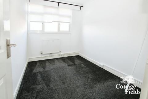 4 bedroom terraced house to rent, Beaconsfield Road, London N15