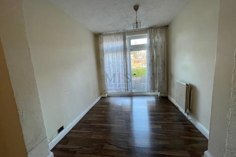 3 bedroom house to rent, Rutland Road, Southall, UB1