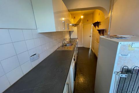 3 bedroom house to rent, Rutland Road, Southall, UB1