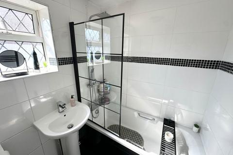 74 Castle Drive, Neath, SA11 3YE