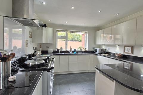 4 bedroom detached house for sale, Mansions Close, Bishops Itchington, CV47