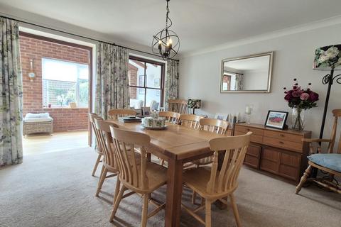 4 bedroom detached house for sale, Mansions Close, Bishops Itchington, CV47