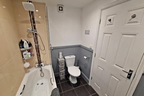 Flat 2, 10 Bedford Road, Barton-le-clay, Bedford, MK45 4JU