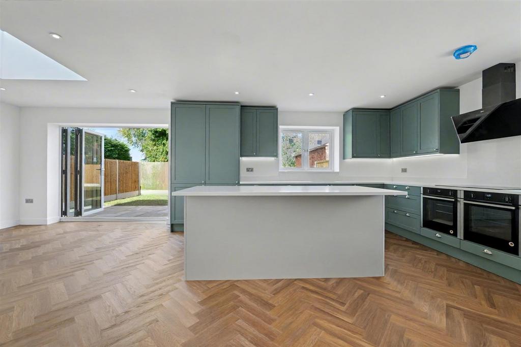 Kitchen 3.jpg