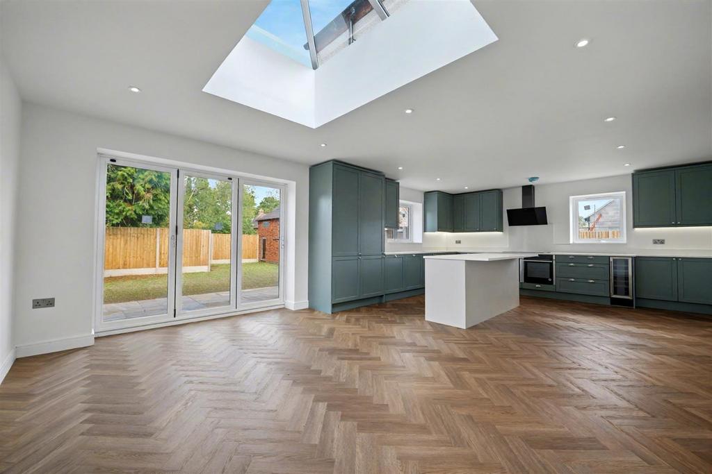 Kitchen/Dining1 4.jpg